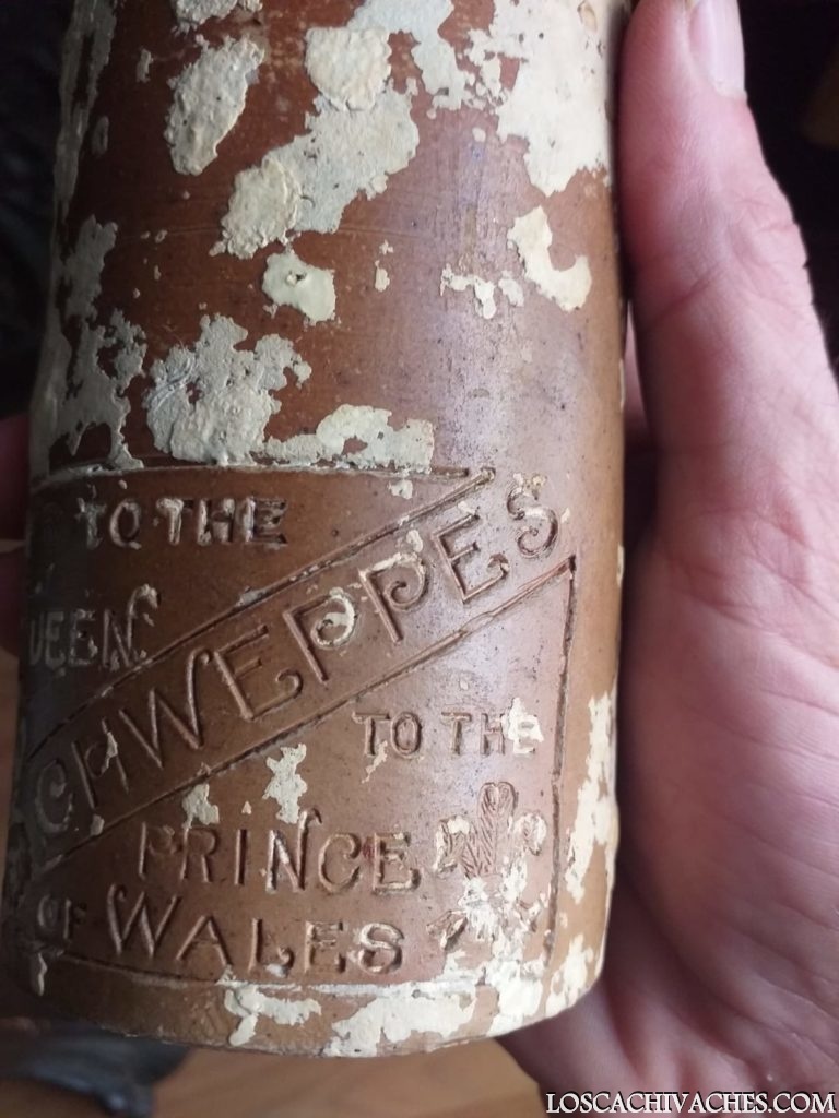 Botella antigua Schweppes 1890 rescatada bajo del mar 9
