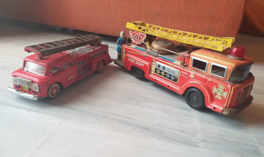 Camiones bomberos Juguetes de Hojalata antiguos