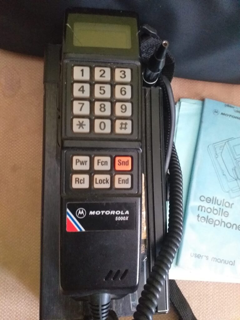 telefono portatil movil año 1980 coche